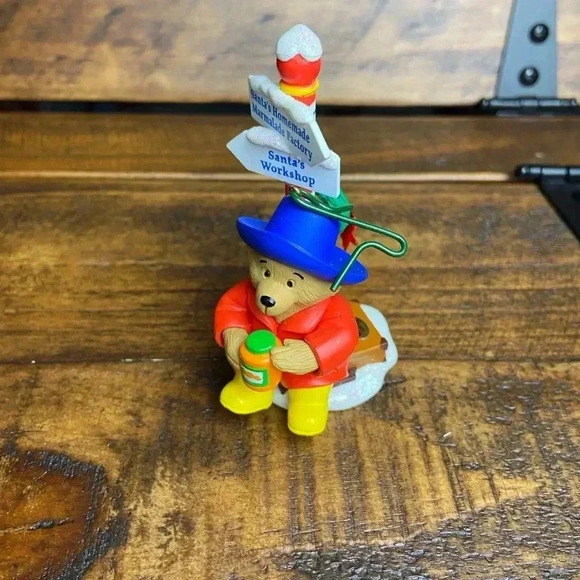 Carlton Cards Heirloom Ornament 2000 PADDINGTON'S CHRISTMAS JOURNEY - Picture 3 of 8